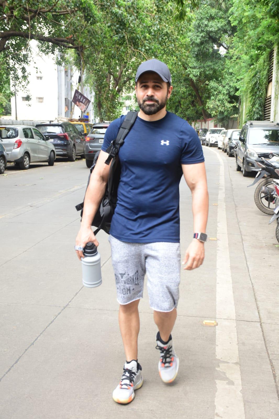 His gym-bound journey encapsulated his focused approach towards maintaining a healthy lifestyle.